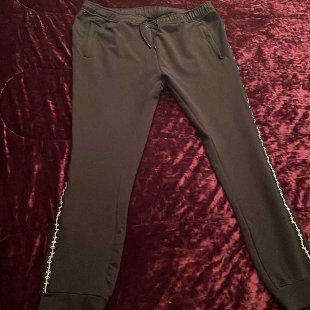 Sweat pants with white stripe worn once
